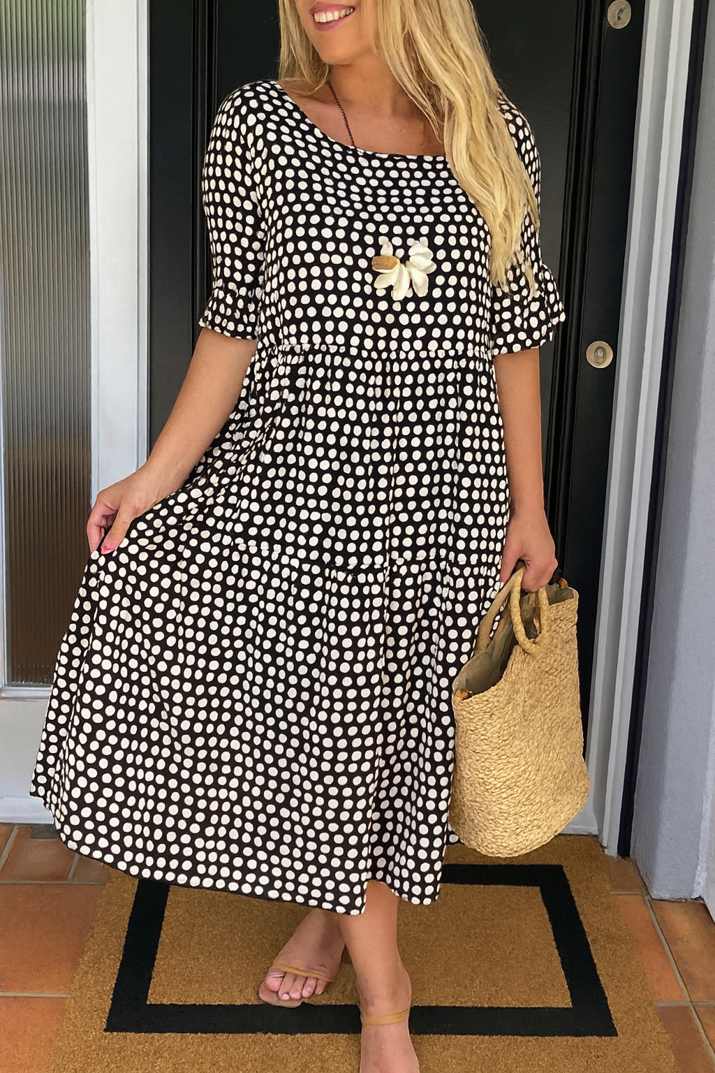 LIVIA ELEGANT MIDI DRESS