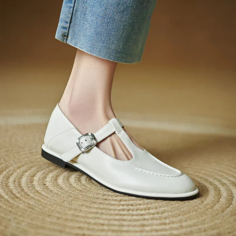 LAURA | LOW-HEELED CLASSIC PUMPS