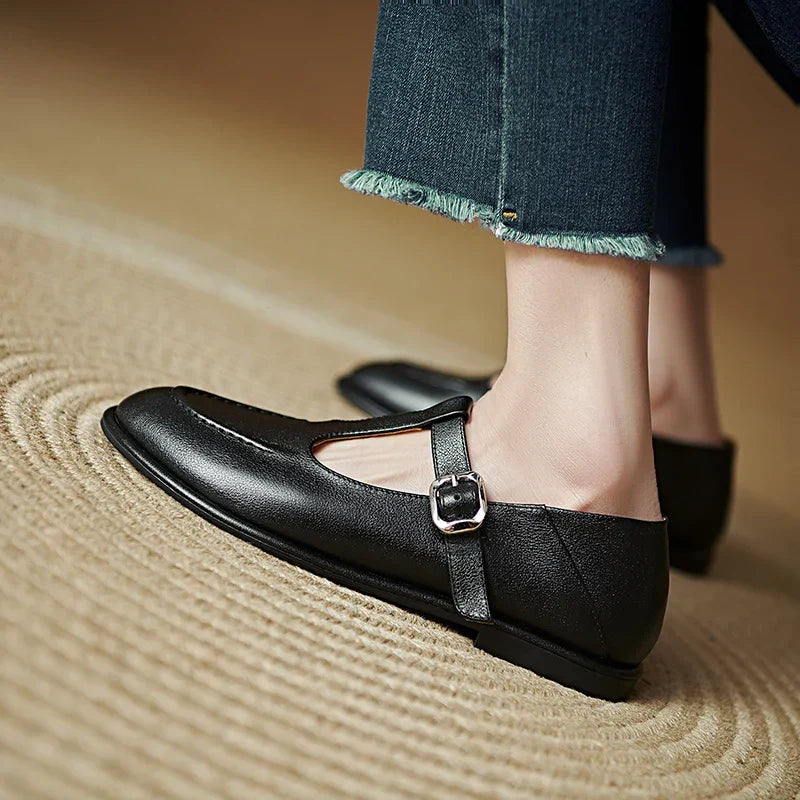 LAURA | LOW-HEELED CLASSIC PUMPS